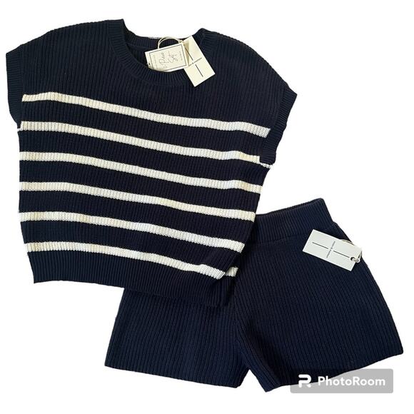 moon & madison Pants - Knit 2 Piece Short Set Navy and White Sz L